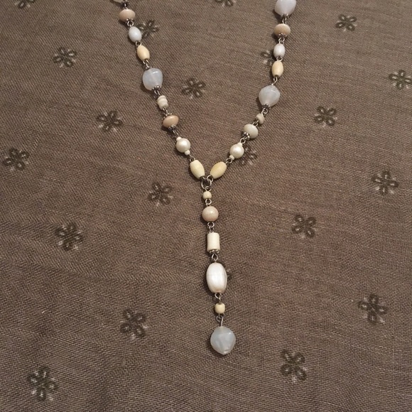 unknown Jewelry - Vintage Retro Cream and White Beaded Necklace